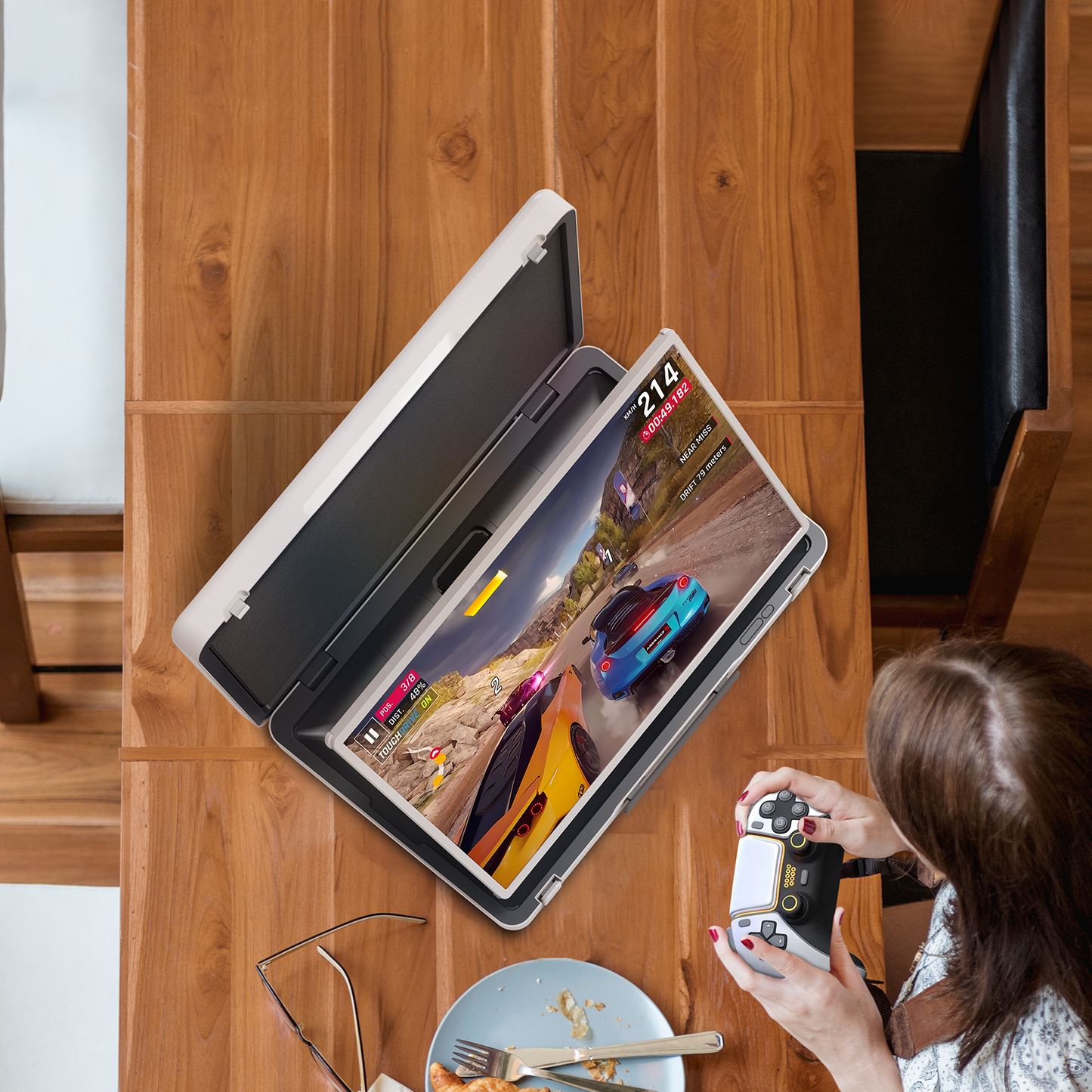 27 inch Briefcase Design Touch TV: The Portable Entertainment System